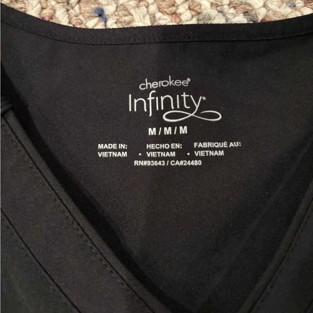 Cherokee Infinity Black Scrub Set - image 6